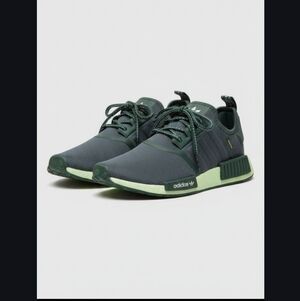 Addidas Forest Green Woman Shoes Size 9